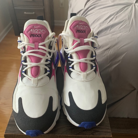 Nike Air Max 270 - Picture 2 of 5